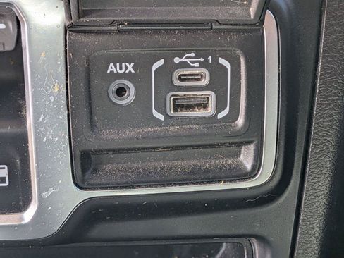 Used 2019 Jeep Wrangler Sport AWD/4WD image 30