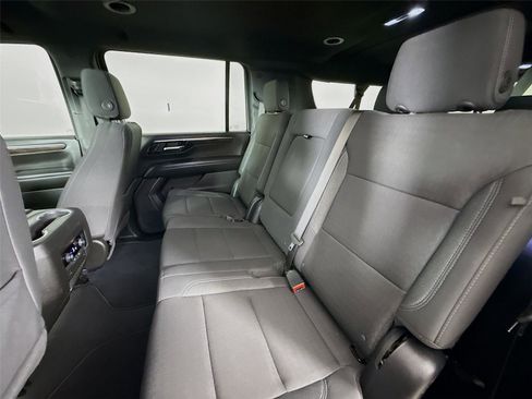 Used 2025 Chevrolet Suburban LS image 14
