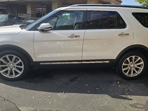 Used 2016 Ford Explorer Limited AWD/4WD image 8