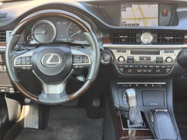 Used 2016 Lexus ES 350 w/ Luxury Package w/Wood Trim FWD image 27