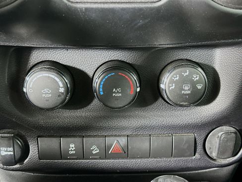 Used 2017 Jeep Wrangler Sport image 19