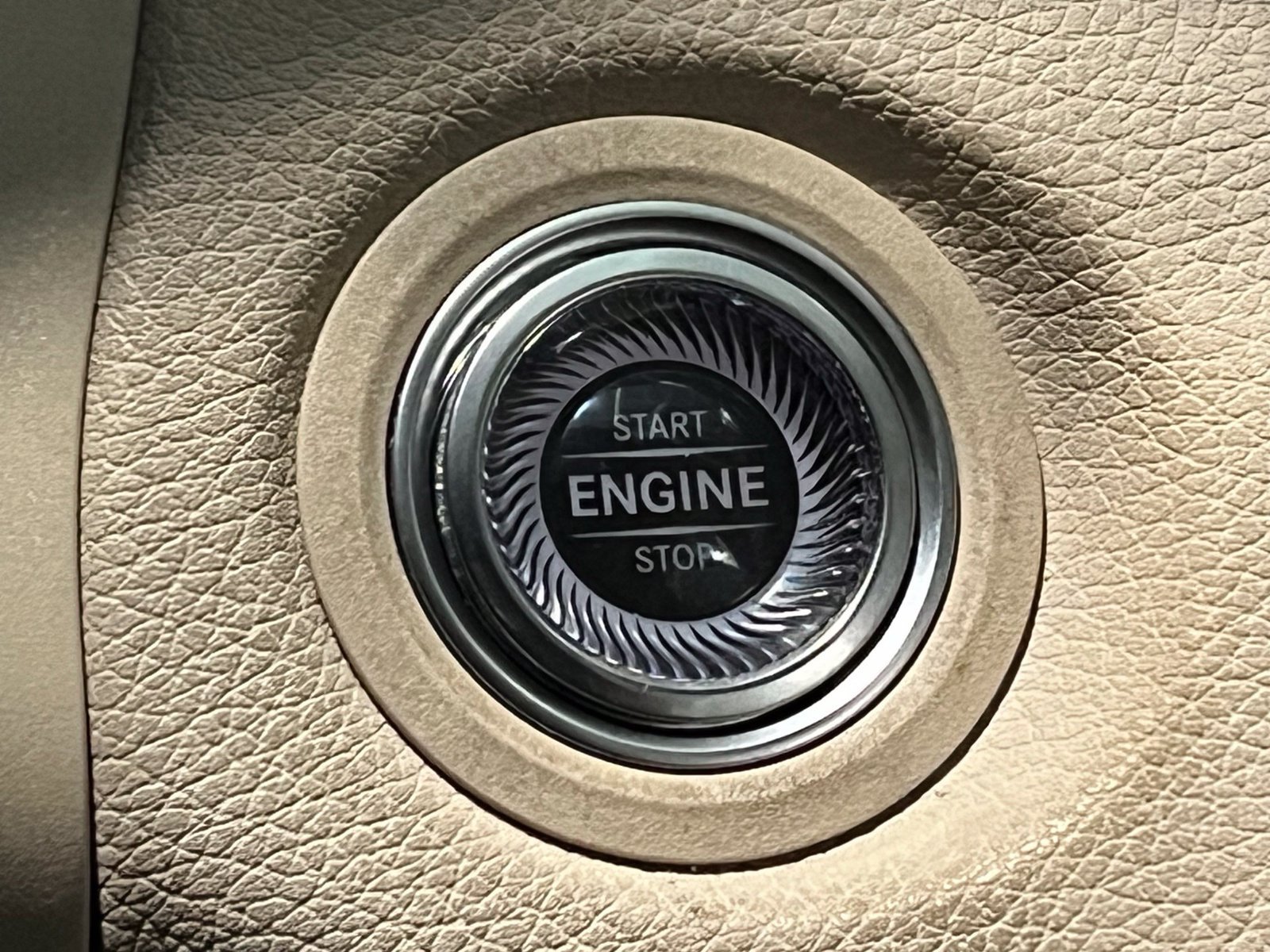 Used 2020 Mercedes-Benz C 300 4MATIC Sedan image 26