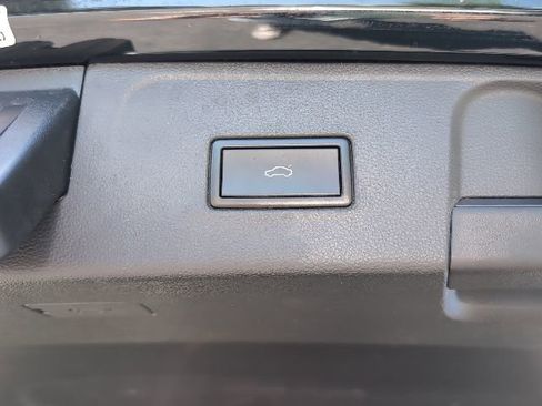 Used 2021 Volkswagen Atlas SE w/ Panoramic Sunroof Package AWD/4WD image 30