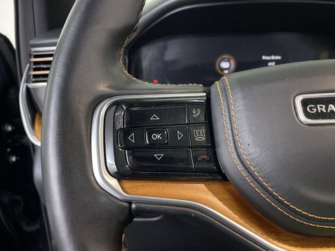 Used 2022 Jeep Grand Wagoneer Series III w/ Flexible Seating Group image 29