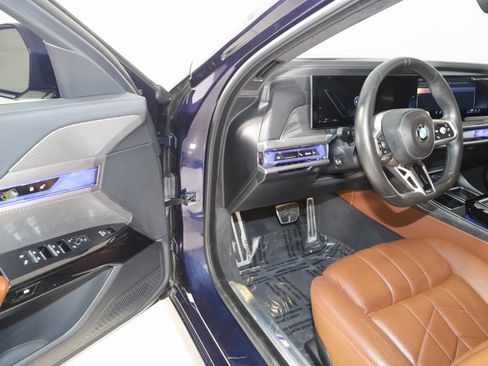 Used 2023 BMW 760i xDrive image 62