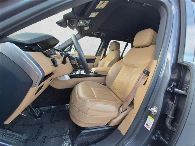 Used 2025 Land Rover Range Rover SE AWD/4WD image 9