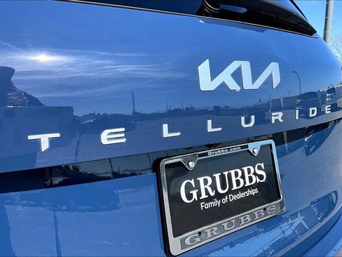 Used 2025 Kia Telluride S image 43