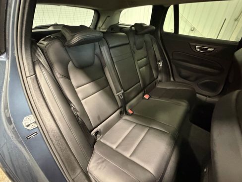 Used 2020 Volvo V60 T5 Cross Country w/ Protection Package Premier image 30