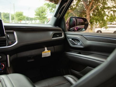 Used 2021 Chevrolet Suburban LT RWD image 36