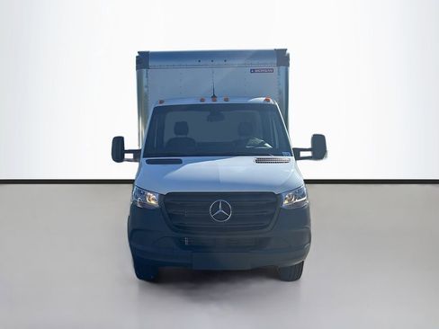 Used 2023 Mercedes-Benz Sprinter 4500 image 8