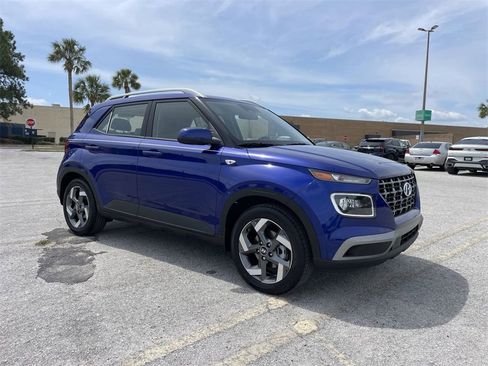 New 2025 Hyundai Venue Limited image 2