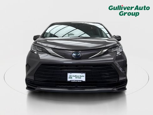 Used 2021 Toyota Sienna LE FWD image 14
