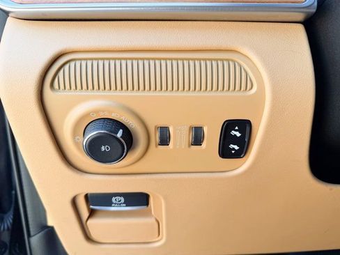 Used 2022 Jeep Grand Wagoneer Series III image 9