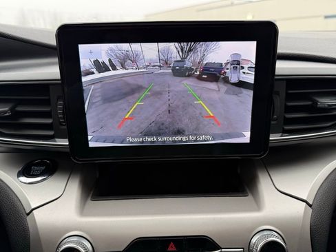 Used 2022 Ford Explorer XLT w/ Equipment Group 202A image 20