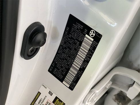 Used 2025 Toyota Corolla SE image 38