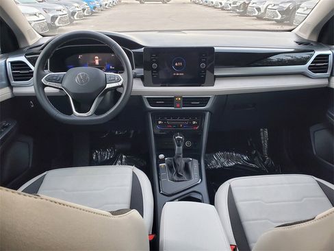 New 2025 Volkswagen Taos SE image 6