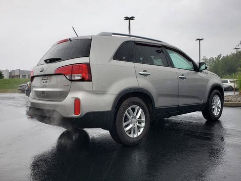 Used 2015 Kia Sorento LX AWD/4WD image 3