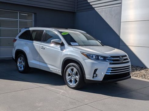 Used 2017 Toyota Highlander Limited image 1