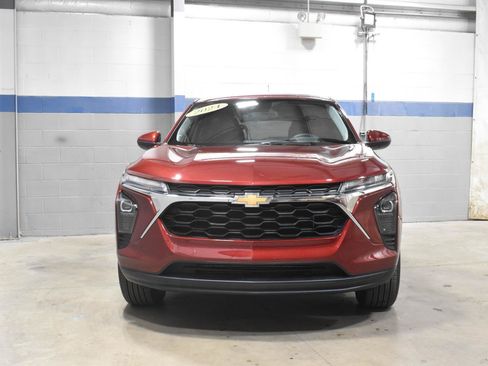 Used 2024 Chevrolet Trax LS w/ LS Convenience Package FWD image 31