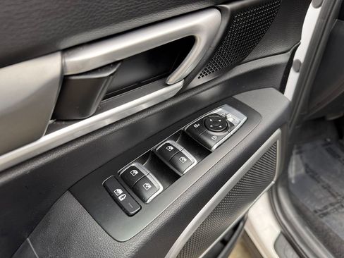 Used 2022 Kia Telluride S image 11