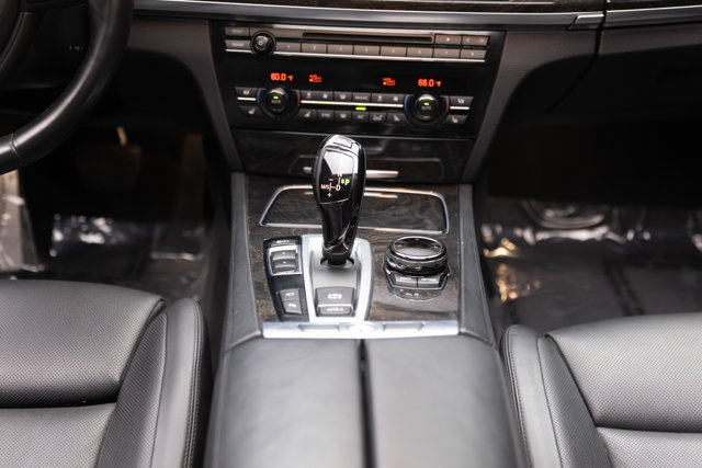 Used 2014 BMW 750i RWD image 9