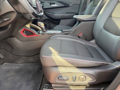 Used 2023 Chevrolet TrailBlazer RS w/ Convenience Package FWD image 11