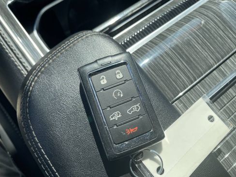 Used 2022 Jeep Wagoneer Series III AWD/4WD image 33