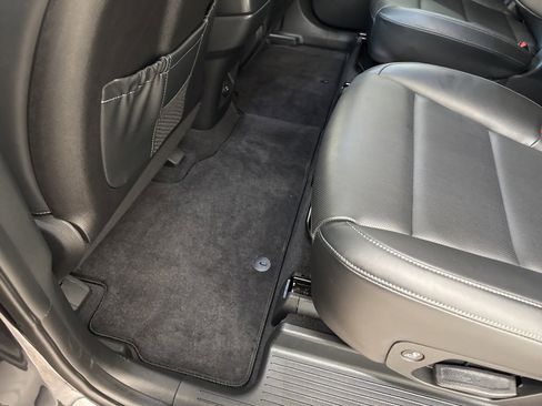 Used 2025 Kia Telluride S image 24