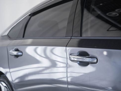 Used 2020 Honda Accord Touring image 12