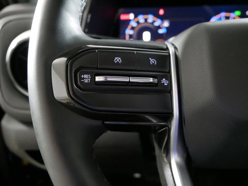 Used 2024 Chevrolet Colorado LT w/ LT Convenience Package III image 27