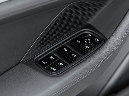 Certified 2025 Porsche Panamera image 20