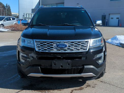 Used 2017 Ford Explorer Platinum image 3