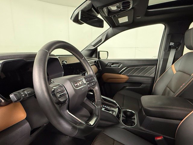 Used 2025 GMC Canyon AT4 w/ Technology Plus Package AWD/4WD image 16