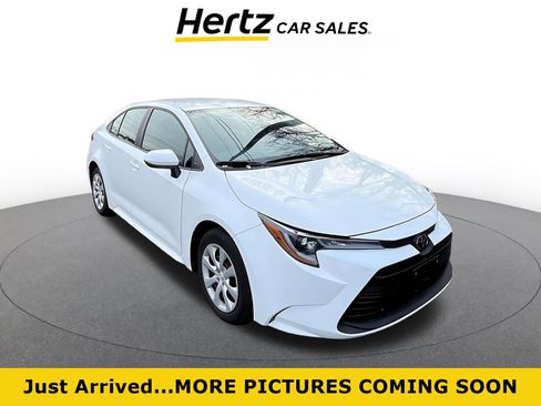 Used 2025 Toyota Corolla LE image 1