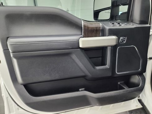 Used 2021 Ford F350 Lariat image 38