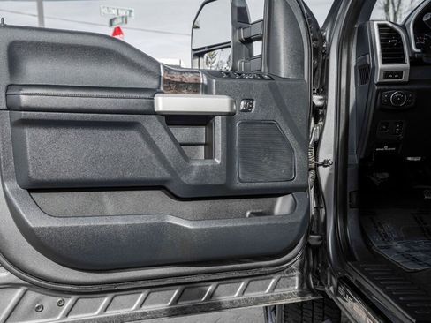 Used 2022 Ford F250 Lariat w/ Black Appearance Package image 19