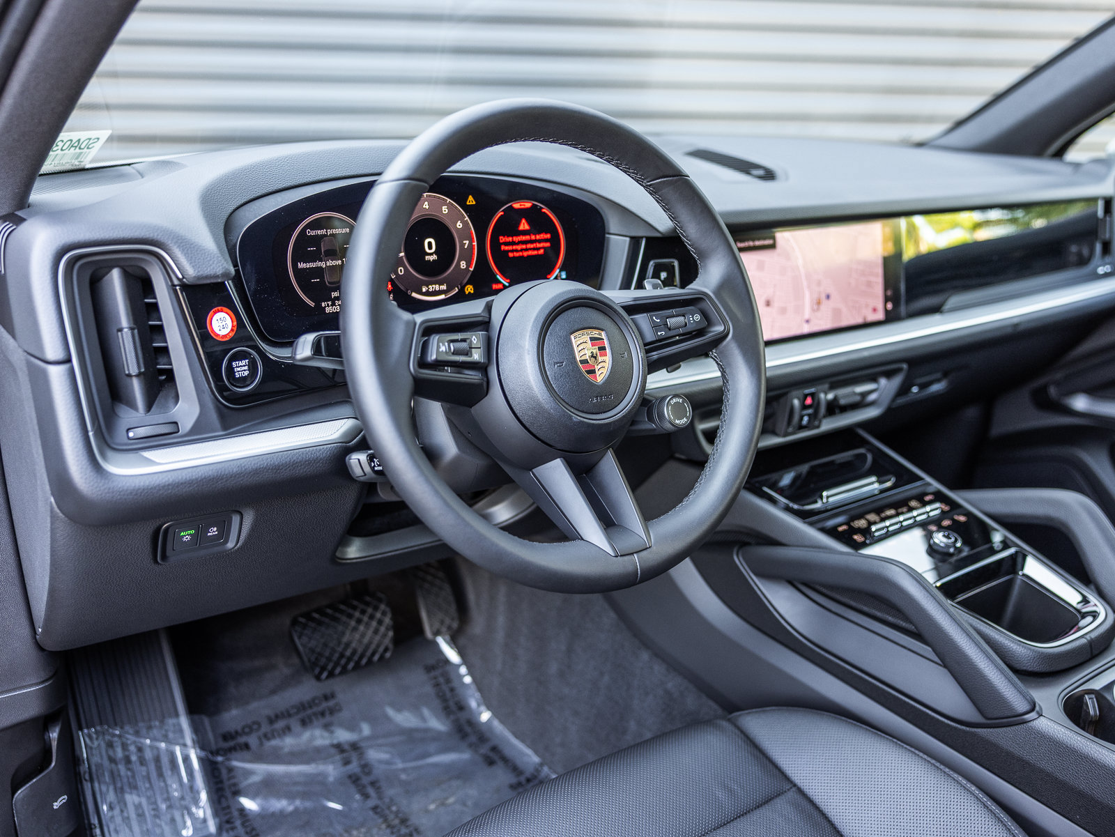 Certified 2025 Porsche Cayenne AWD/4WD image 4