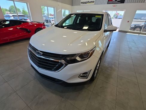 Used 2021 Chevrolet Equinox LT FWD image 2