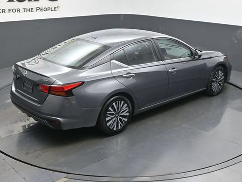 Used 2024 Nissan Altima 2.5 SV FWD image 54