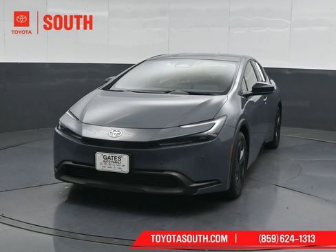 Used 2025 Toyota Prius LE FWD image 6