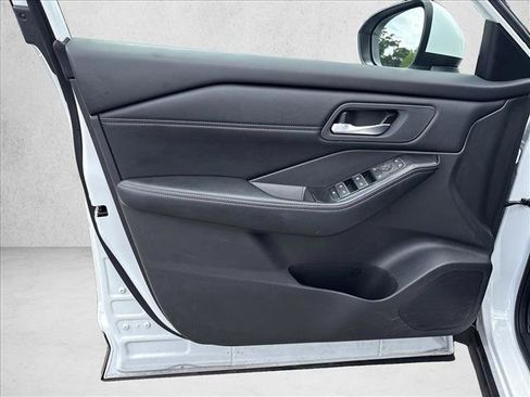 Used 2026 Nissan Rogue SL FWD image 11
