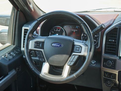 Used 2022 Ford F350 Platinum AWD/4WD image 14