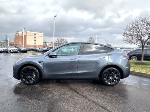 Used 2023 Tesla Model Y Long Range image 4