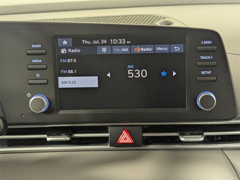 New 2025 Hyundai Elantra SE image 19