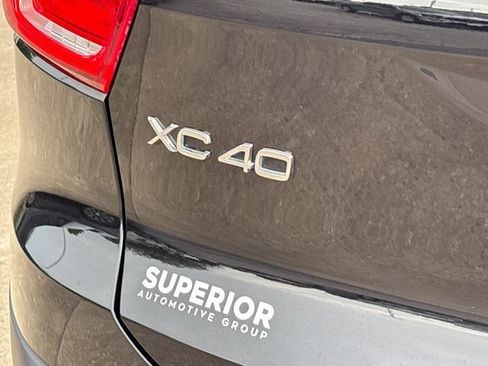 Used 2024 Volvo XC40 B5 Plus AWD/4WD image 6