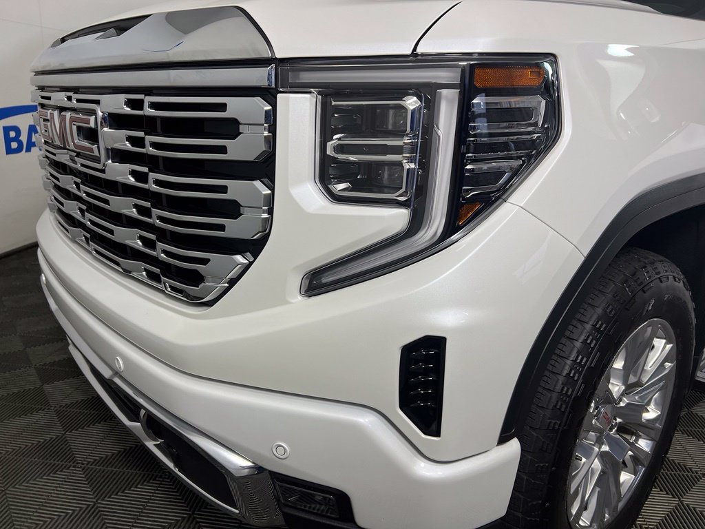 Used 2025 GMC Sierra 1500 Denali w/ Technology Package AWD/4WD image 38
