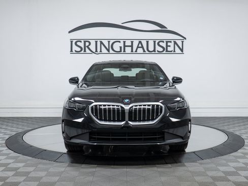 Used 2026 BMW 530i xDrive w/ Premium Package AWD/4WD image 2