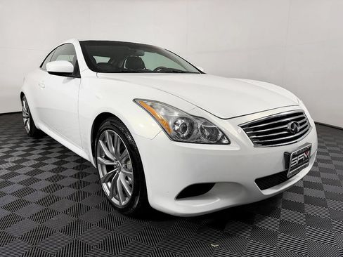 Used 2009 INFINITI G37 Convertible RWD image 5