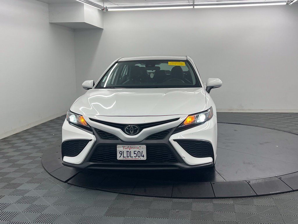Used 2024 Toyota Camry SE w/ Blackout Package (TMS) FWD image 4