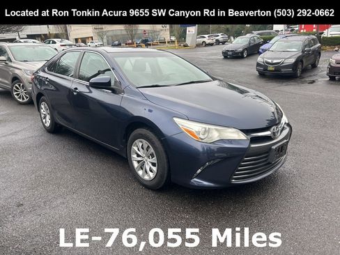 Used 2016 Toyota Camry LE image 1